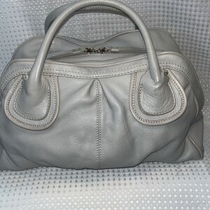 Barr Barr of New York ivory pebbled soft leather Satchel tote medium.